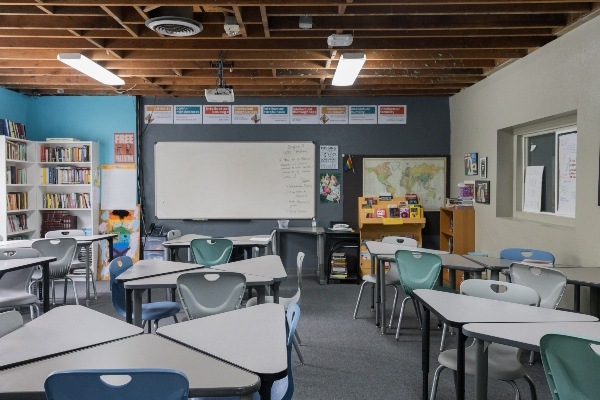 IVA High classroom with triangle-shaped desks